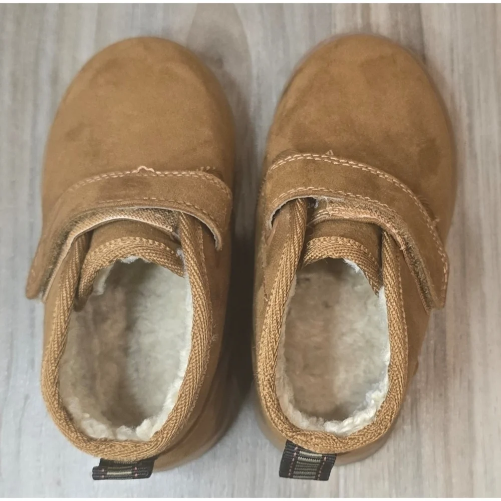 Cat & Jack Toddler Boots – Size 6 – Tan Lined Boots